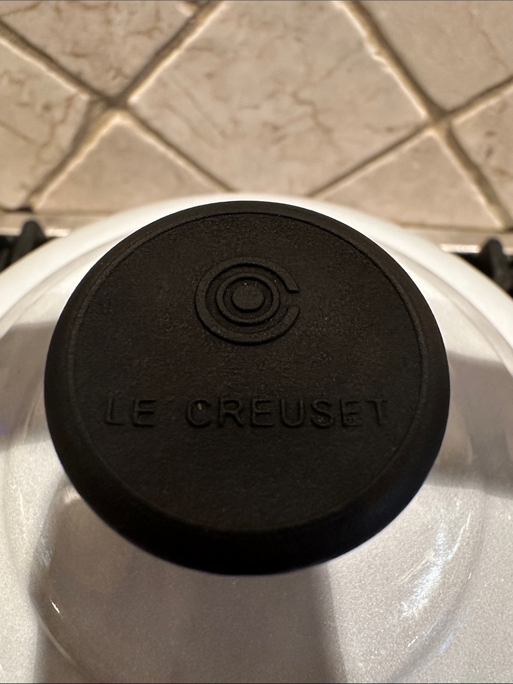 Le Creuset Le Creuset Classic Whistling Tea Kettle - French Grey 1.6L - Picture 3 of 5
